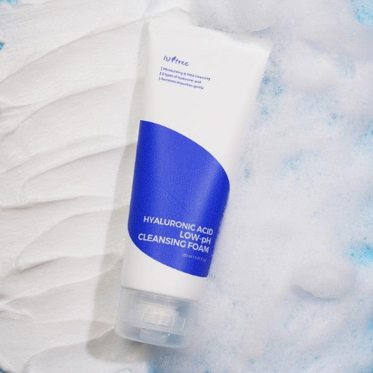 Isntree Hyaluronic Acid Low pH Cleansing Foam 150ml - Image 2