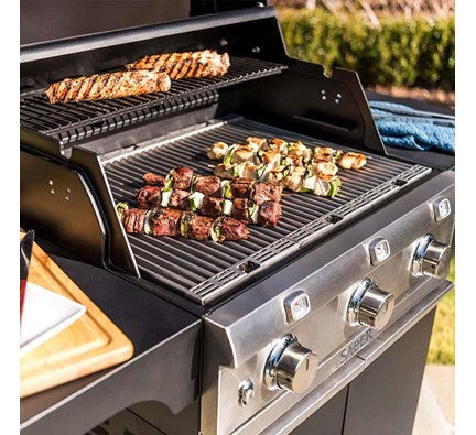 Saber Deluxe Black 3-Burner Grill - Image 4