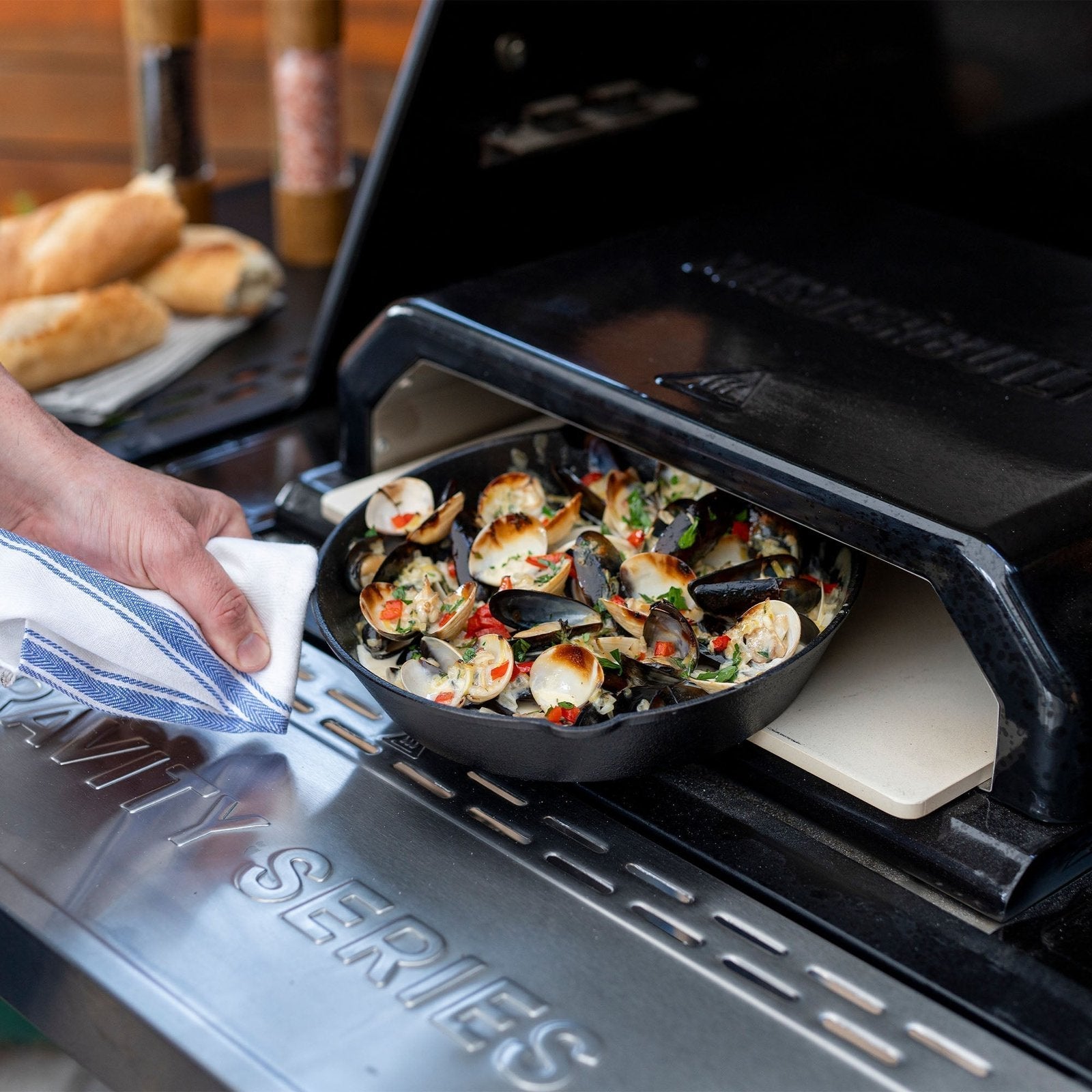 Masterbuilt 1150 Gravity Fed Charcoal BBQ Grill and Smoker - Image 11