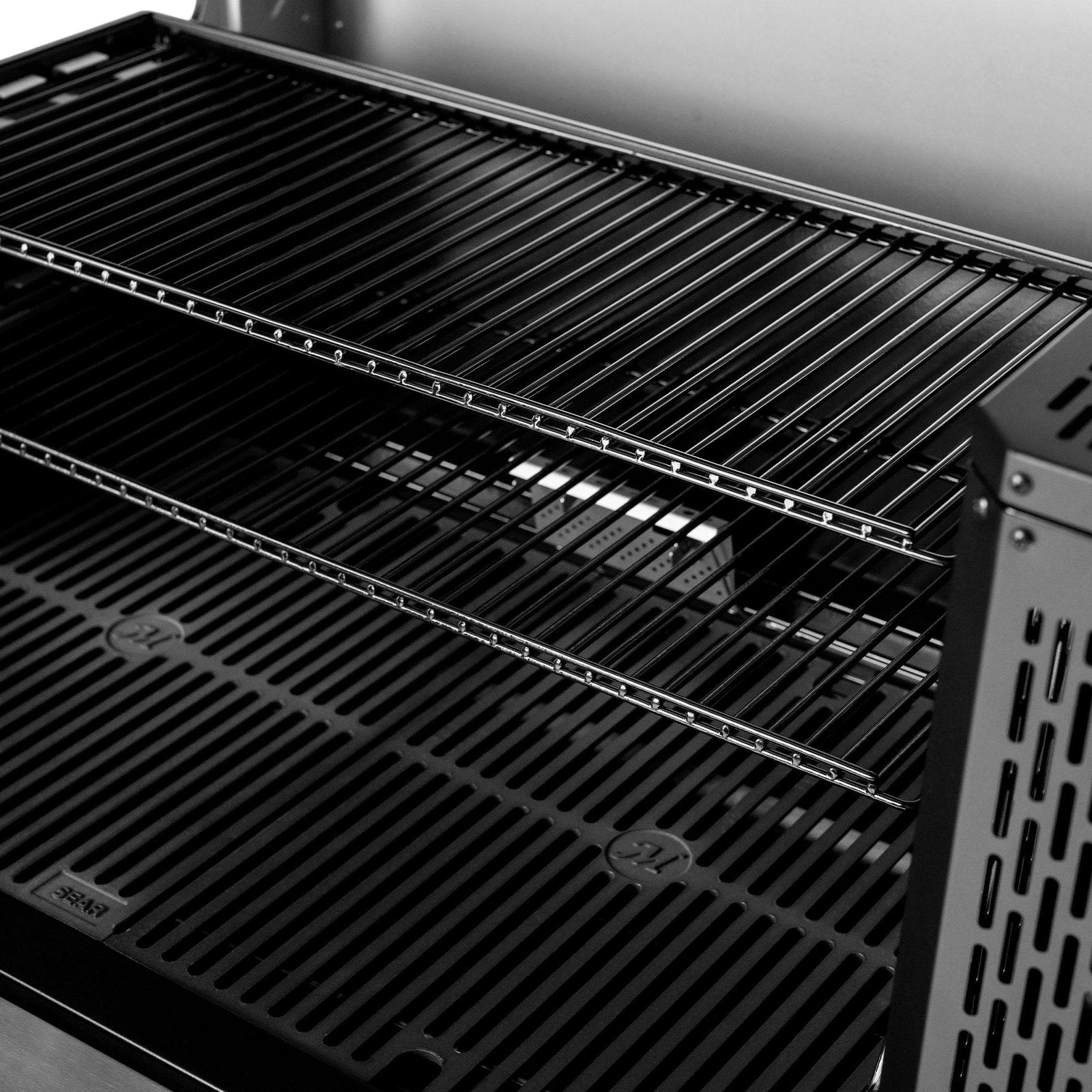 Masterbuilt 1150 Gravity Fed Charcoal BBQ Grill and Smoker - Image 10
